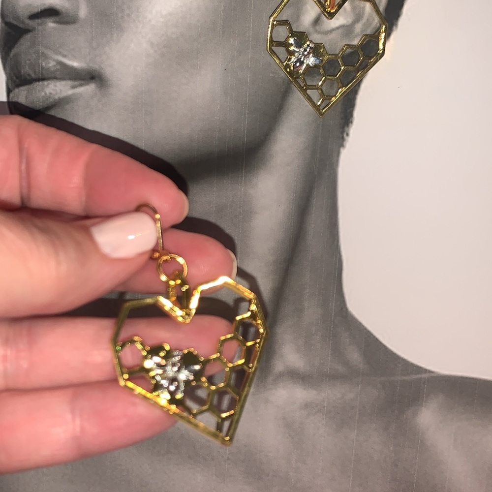 Goldtone heart shaped honeycomb Bee drop dangle earrings for the pierced ear